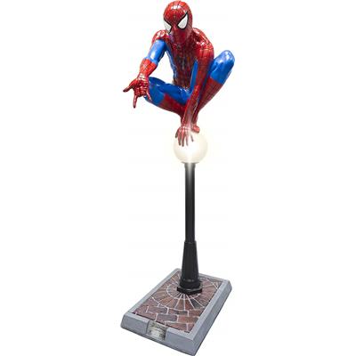 Spider-Man Statue Taille Réelle sur Lampadaire Lumineux Rubie's