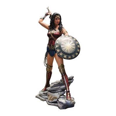 Wonder Woman Life-Size Statue Oxmox Muckle