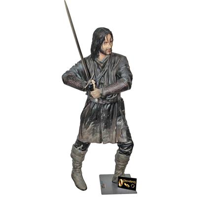 The Lord of the Rings Aragorn Life-Size Statue Oxmox Muckle