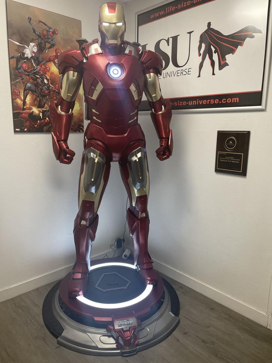 Avengers - statue taille réelle iron man (eclairage led et base