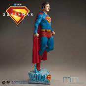 Superman 2025 Statue Taille Réelle 1/1 Muckle